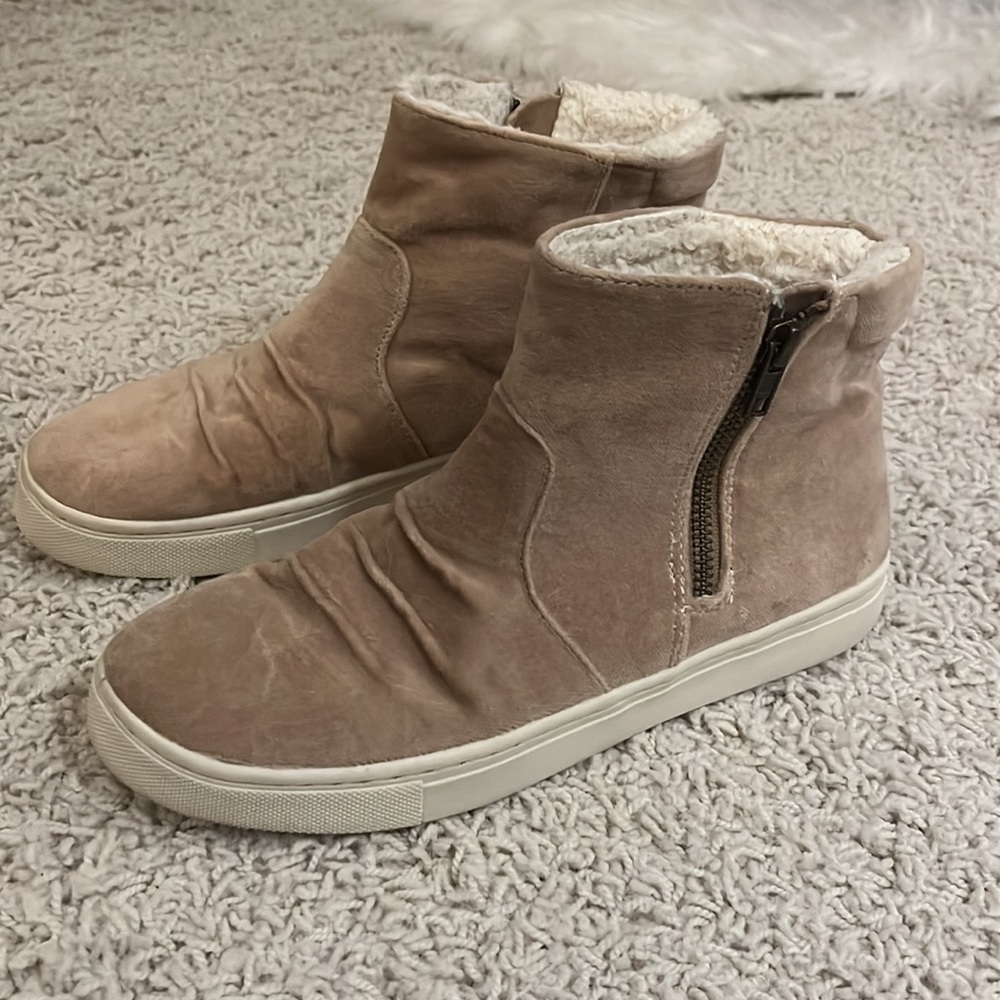 Billabong Women's Sweet Spot Sneaker Size 6